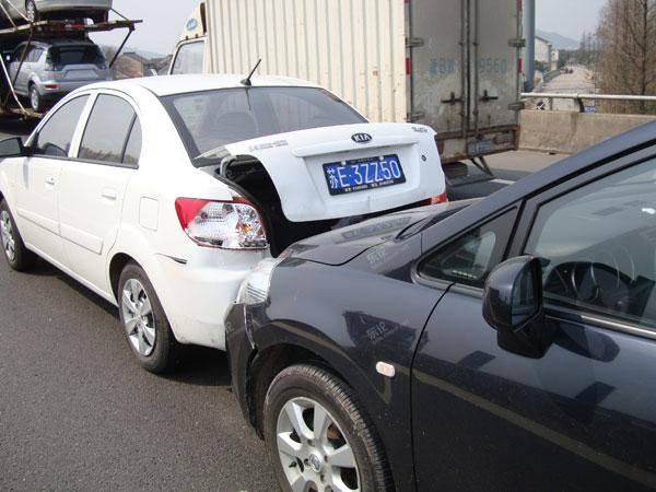 跟車過近 跟車過近