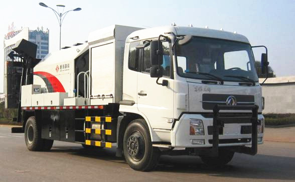 東風(fēng)天錦瀝青路面養(yǎng)護(hù)車 東風(fēng)天錦瀝青路面養(yǎng)護(hù)車