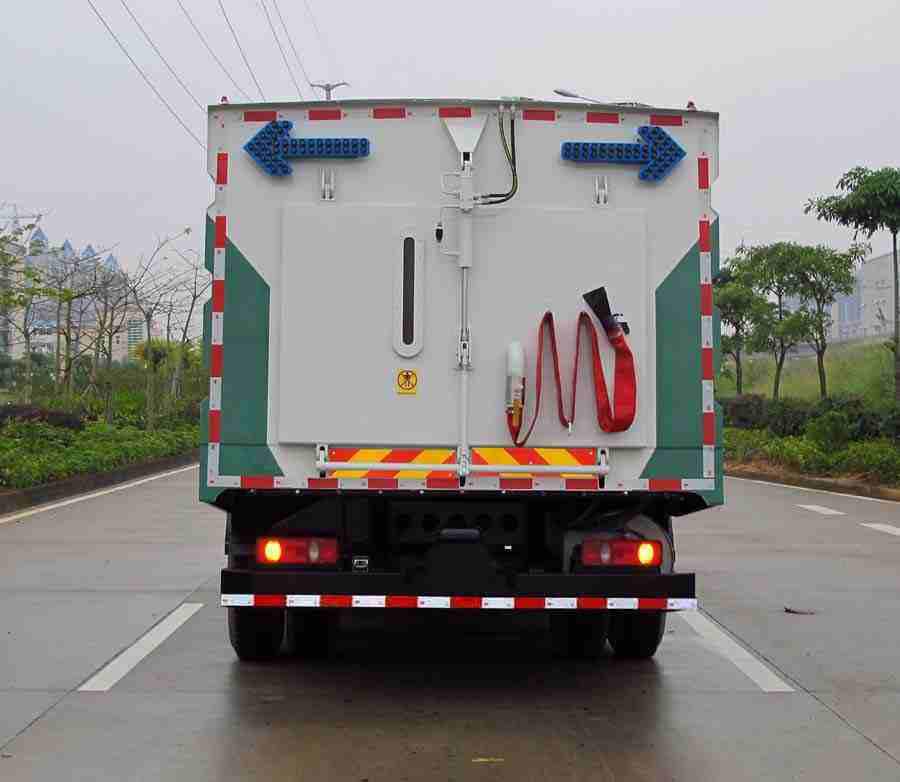 東風天錦多功能洗掃車 東風天錦多功能洗掃車