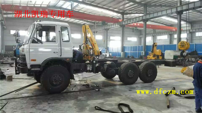 東風越野隨車吊外觀 東風越野隨車吊外觀