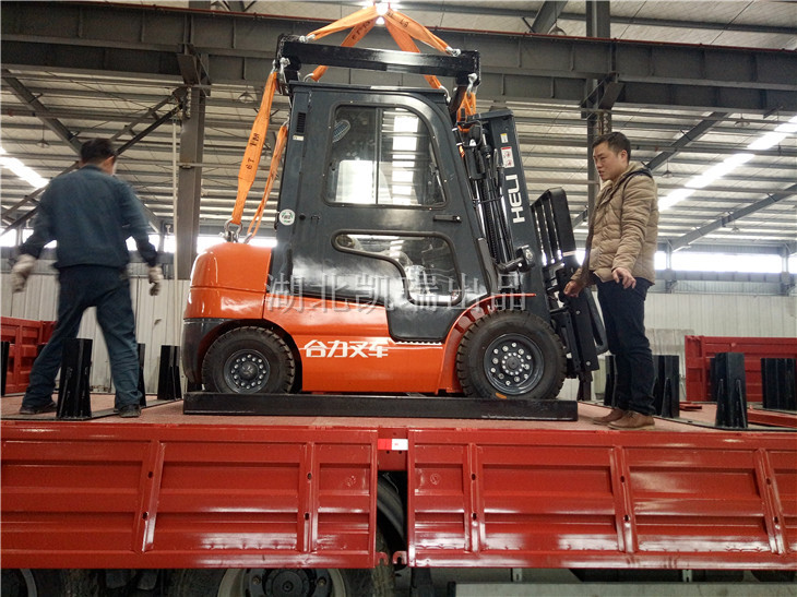 重汽32噸國五計量檢衡車叉車固定裝置 重汽32噸國五計量檢衡車叉車固定裝置