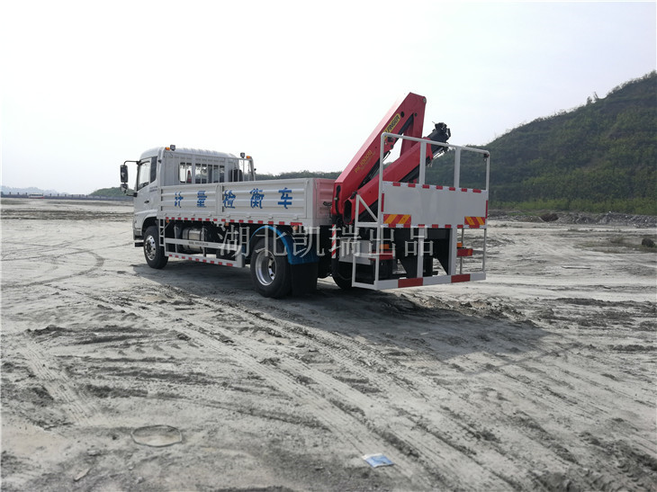 總質(zhì)量18噸計(jì)量檢衡車(chē) 總質(zhì)量18噸計(jì)量檢衡車(chē)