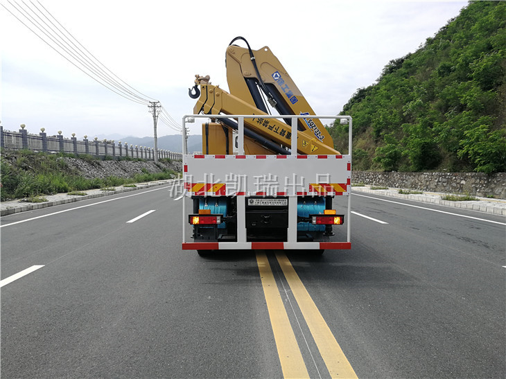 許昌市質量監督檢驗測試中心檢衡車(后) 許昌市質量監督檢驗測試中心檢衡車(后)