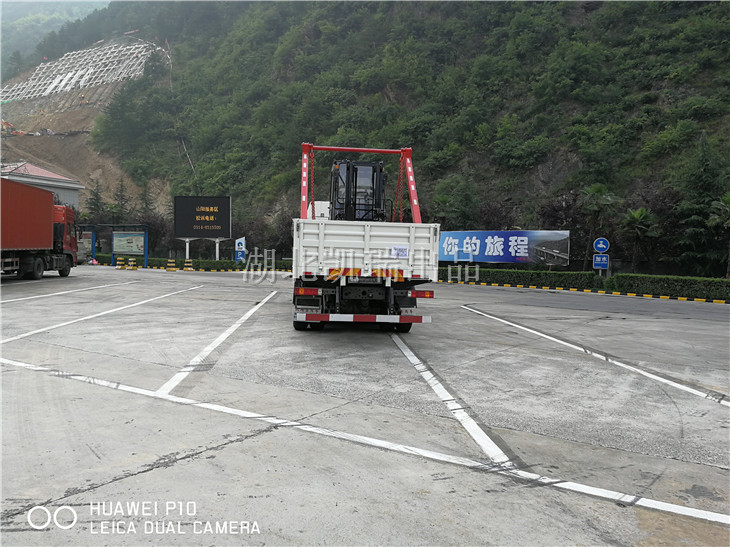 西固計量所購的DWJ5310JJHBB5型計量檢衡車發(fā)運(后) 西固計量所購的DWJ5310JJHBB5型計量檢衡車發(fā)運(后)