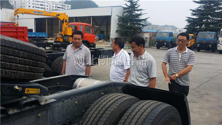 對(duì)底盤(pán)進(jìn)行比較,尋找最佳方案 對(duì)底盤(pán)進(jìn)行比較,尋找最佳方案